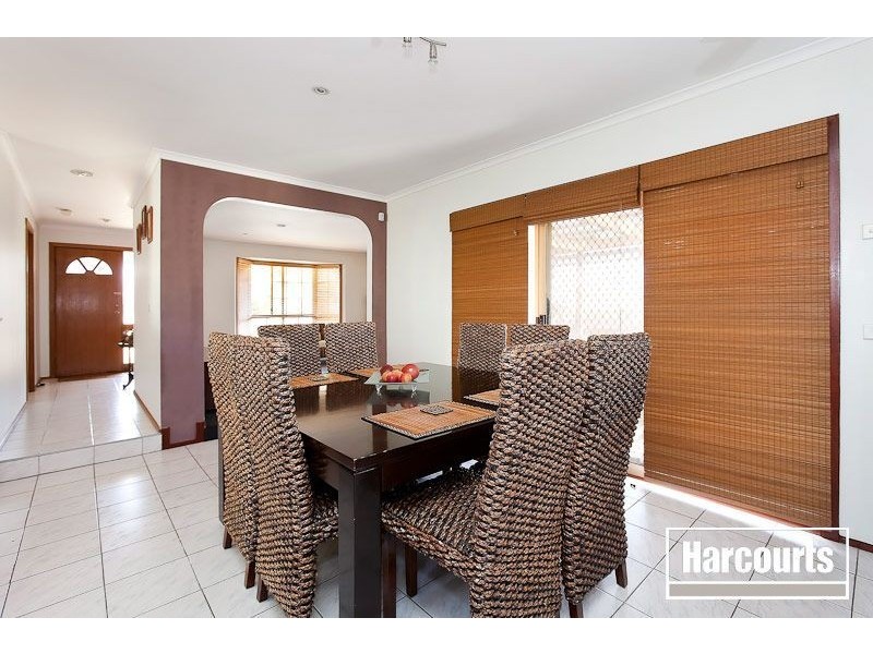 8 Lodge Crescent, Berwick VIC 3806