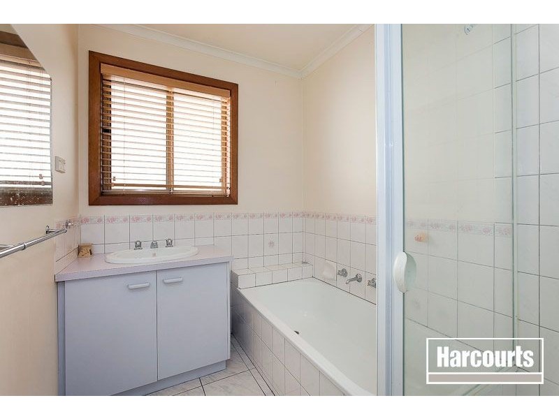 8 Lodge Crescent, Berwick VIC 3806