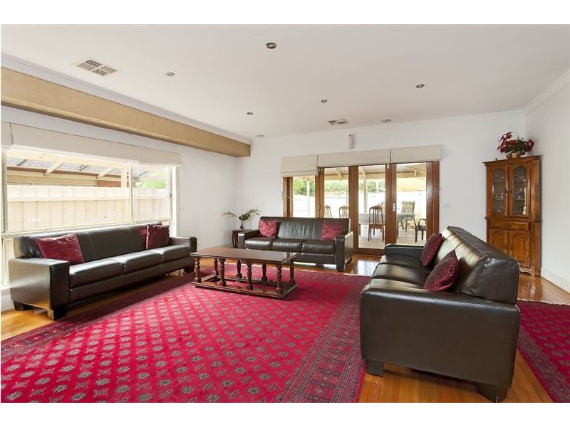 160 Sweeney Drive, Narre Warren VIC 3805