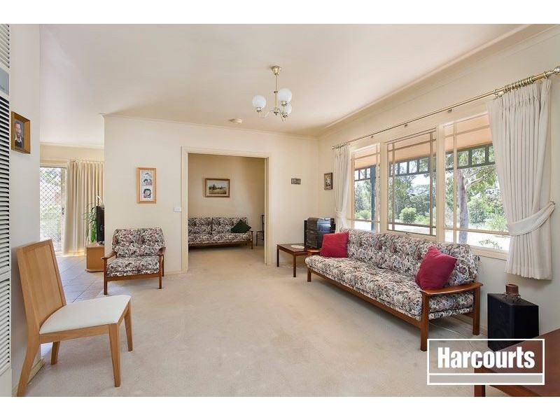 25 Adelong Court, Berwick VIC 3806