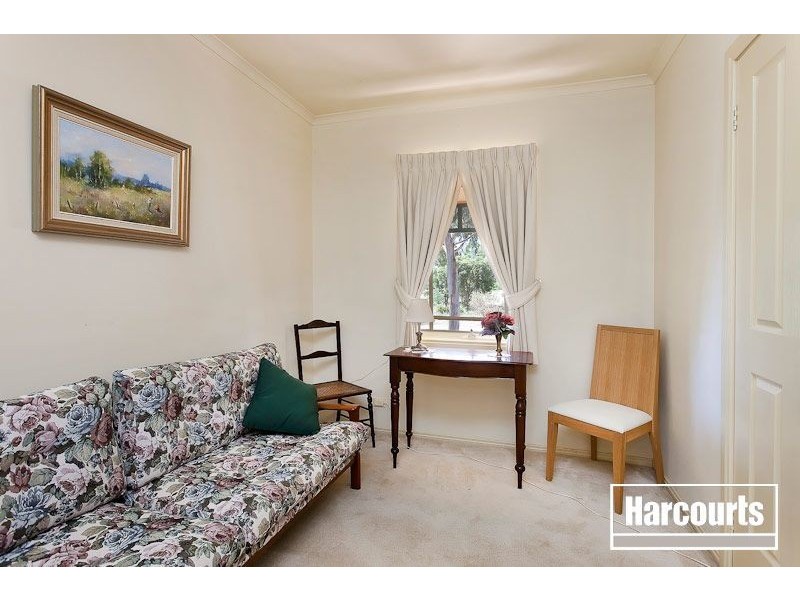 25 Adelong Court, Berwick VIC 3806