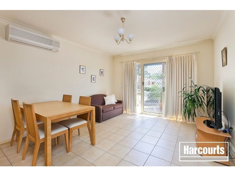 25 Adelong Court, Berwick VIC 3806