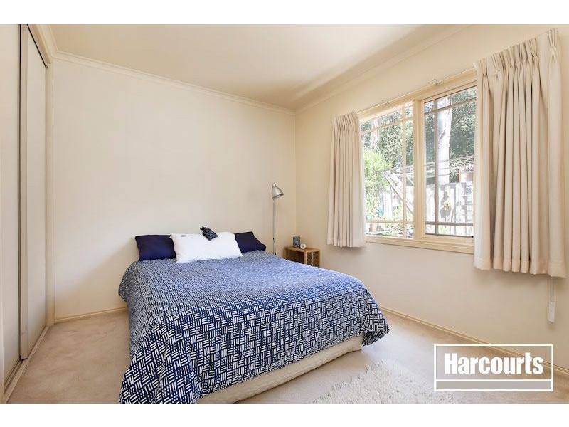 25 Adelong Court, Berwick VIC 3806