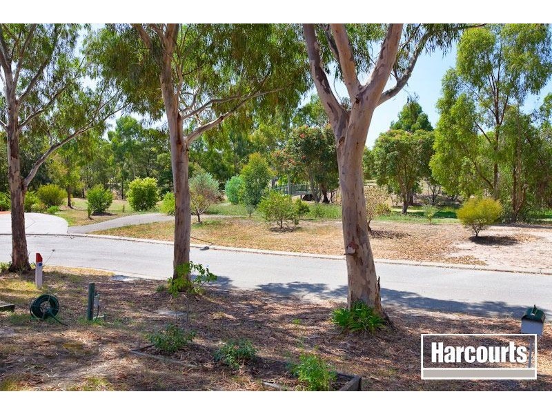 25 Adelong Court, Berwick VIC 3806