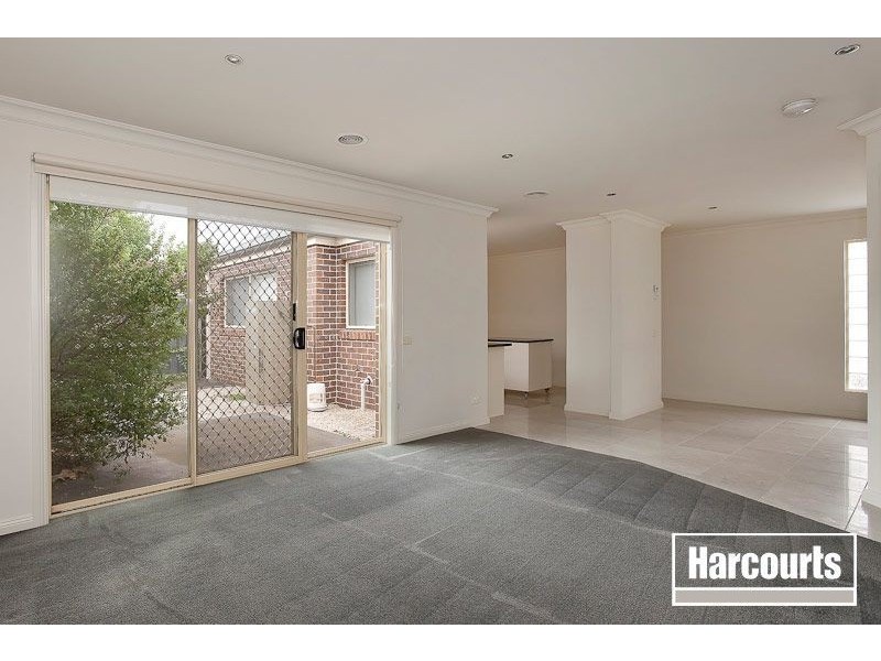 2/15 Evan Street, Berwick VIC 3806
