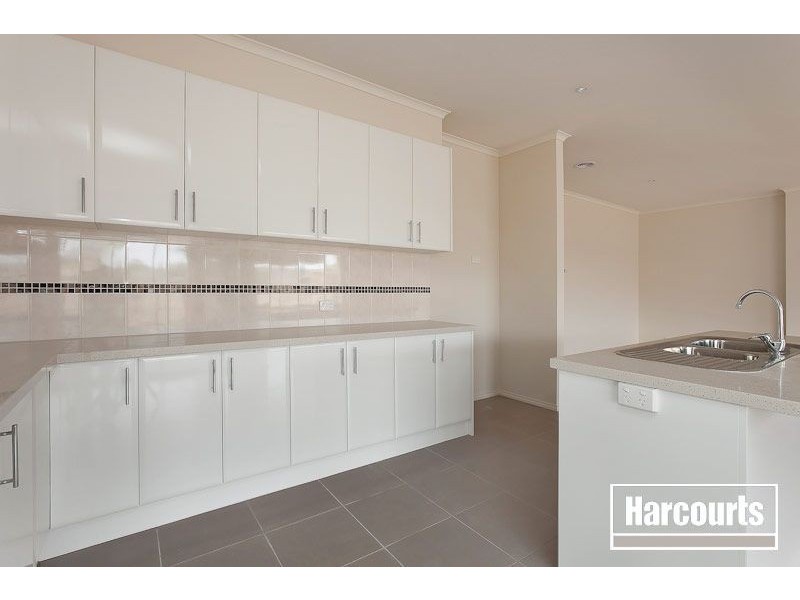 2 Laburnum Street, Berwick VIC 3806