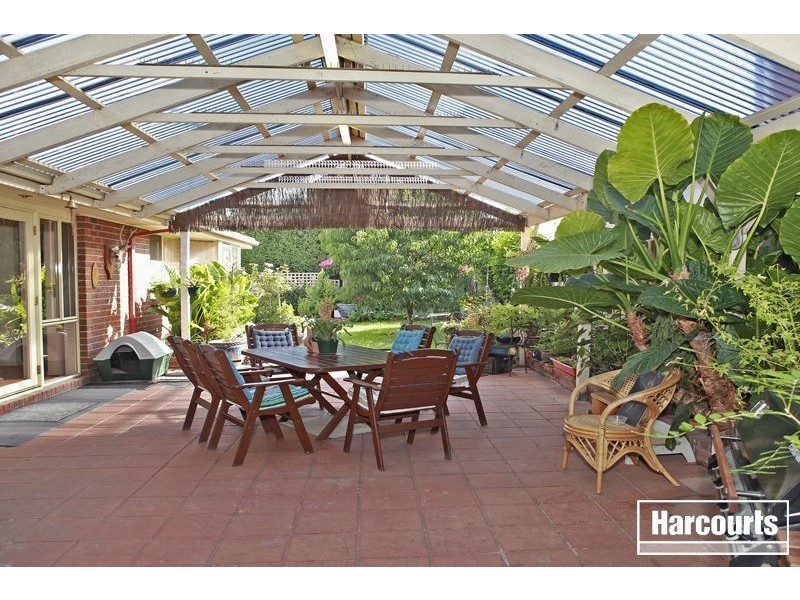 2 Robinswood Parade, Narre Warren South VIC 3805