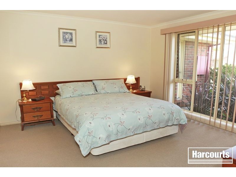 2 Robinswood Parade, Narre Warren South VIC 3805