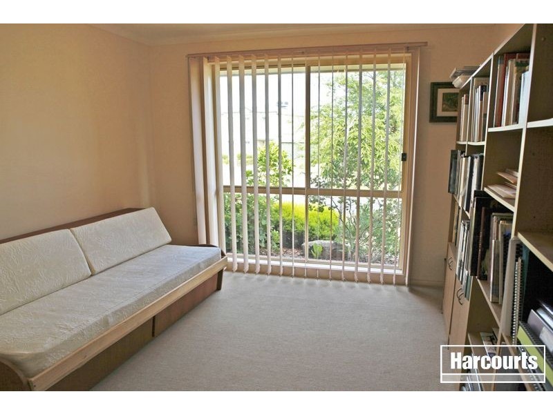 2 Robinswood Parade, Narre Warren South VIC 3805