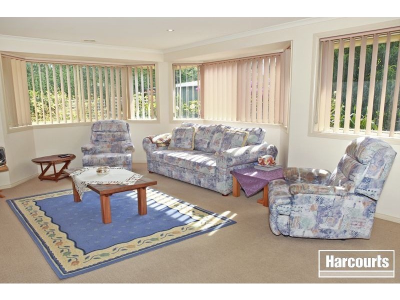 2 Robinswood Parade, Narre Warren South VIC 3805