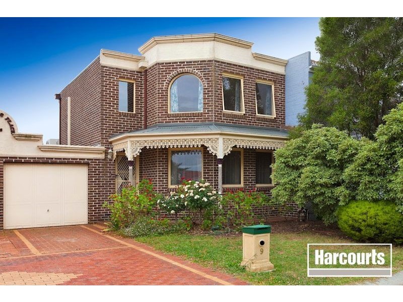 9 Tarrangower Place, Berwick VIC 3806