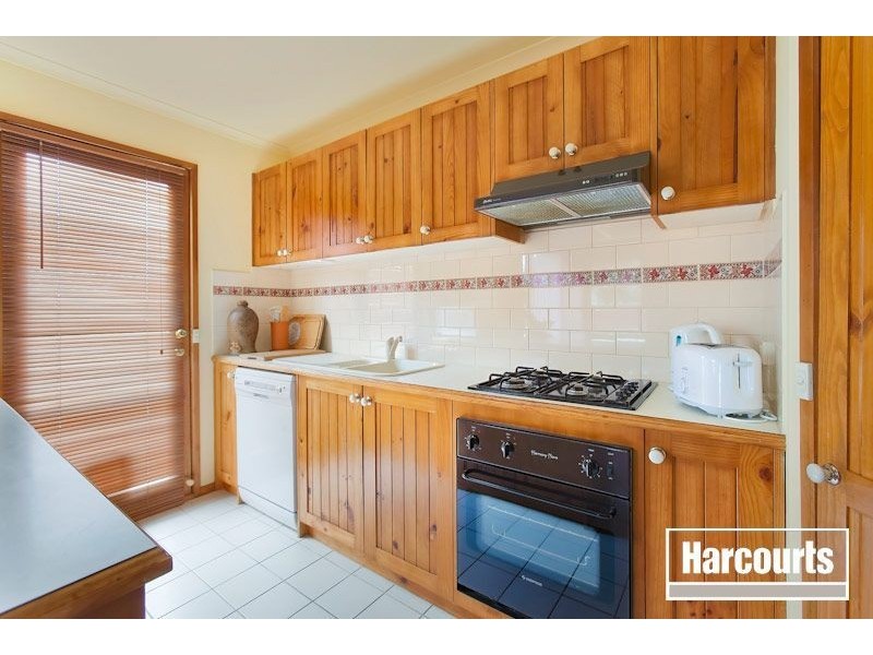 9 Tarrangower Place, Berwick VIC 3806