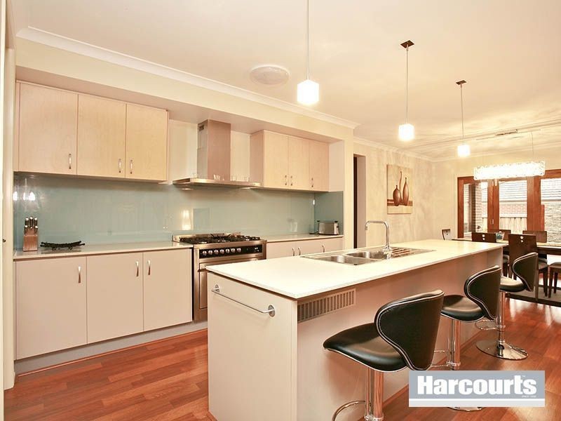 3 Honey Court, Berwick VIC 3806