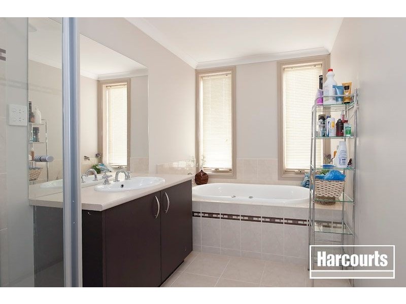 9 Ellesse Way, Berwick VIC 3806