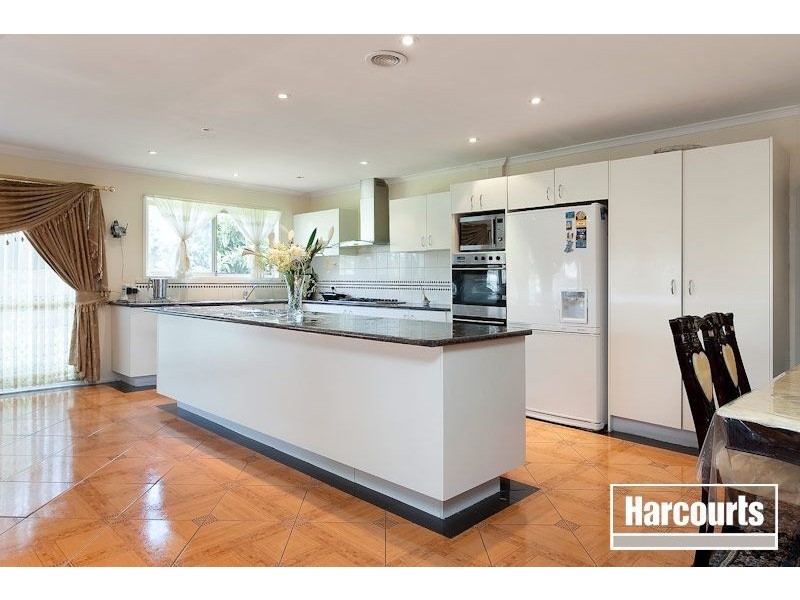 1 Banyalla Drive, Cranbourne West VIC 3977