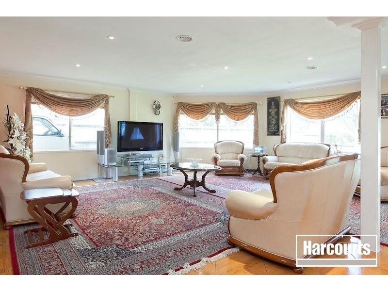 1 Banyalla Drive, Cranbourne West VIC 3977