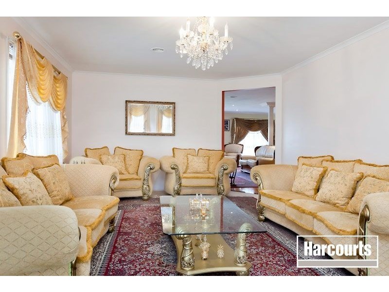 1 Banyalla Drive, Cranbourne West VIC 3977