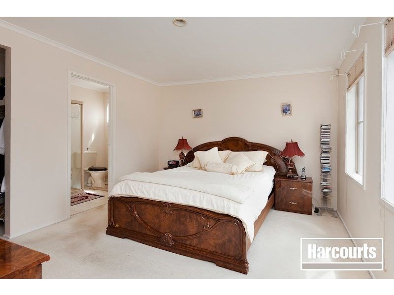1 Banyalla Drive, Cranbourne West VIC 3977
