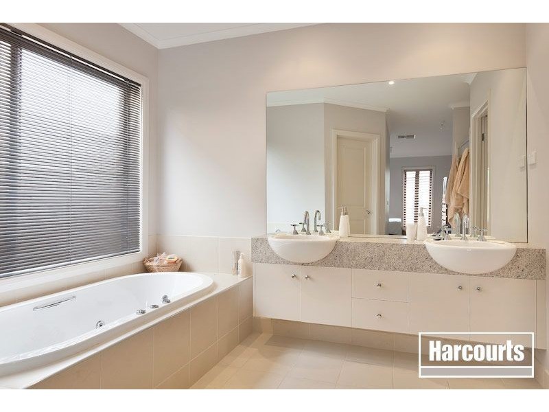 6 Piermont Drive, Berwick VIC 3806