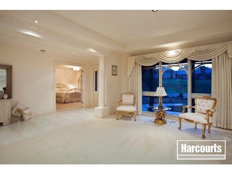 7 Hilltop Close, Narre Warren South VIC 3805