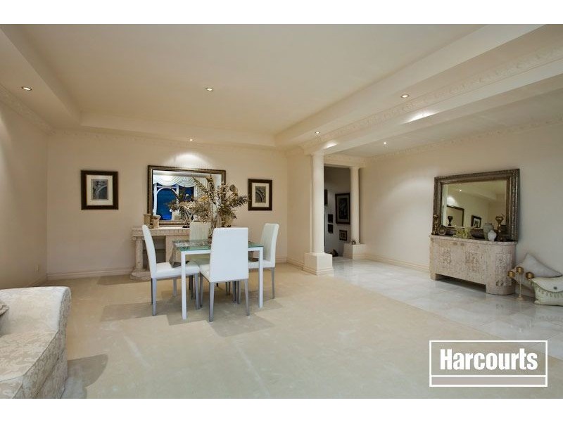 7 Hilltop Close, Narre Warren South VIC 3805