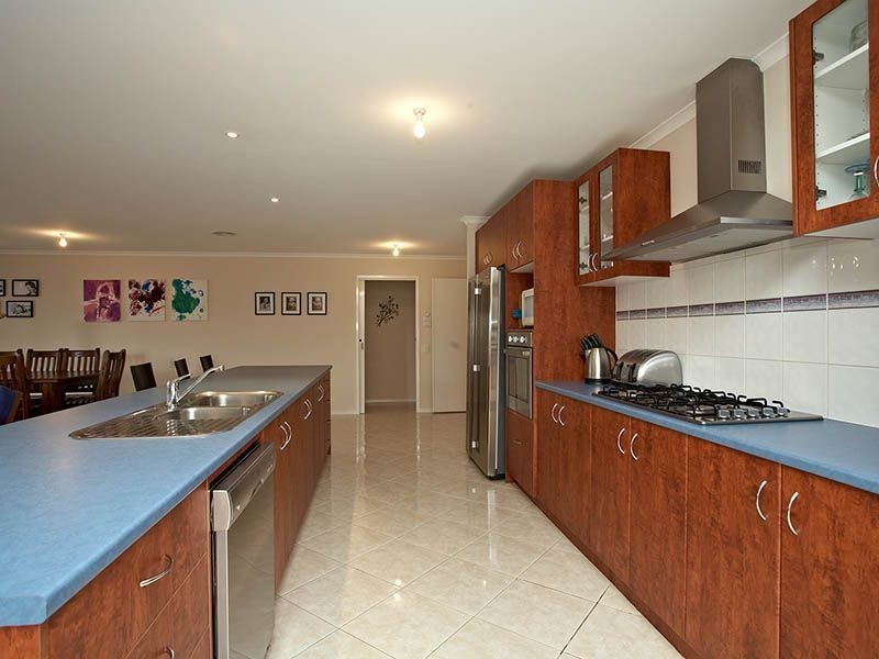 36 Sheldon Drive, Berwick VIC 3806