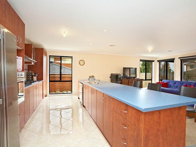 36 Sheldon Drive, Berwick VIC 3806