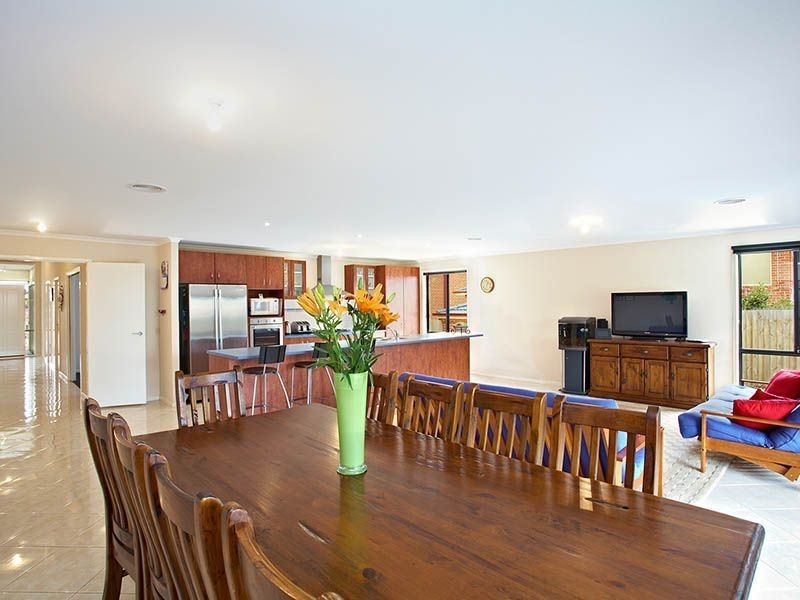 36 Sheldon Drive, Berwick VIC 3806