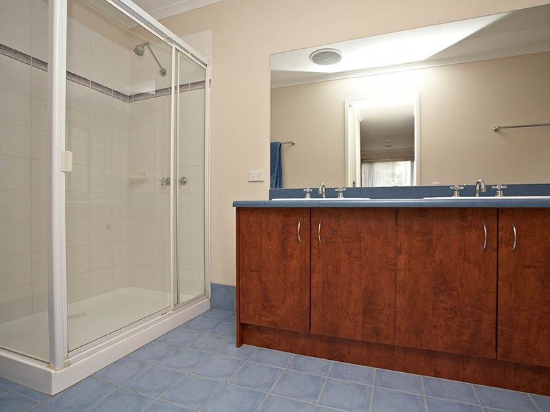 36 Sheldon Drive, Berwick VIC 3806