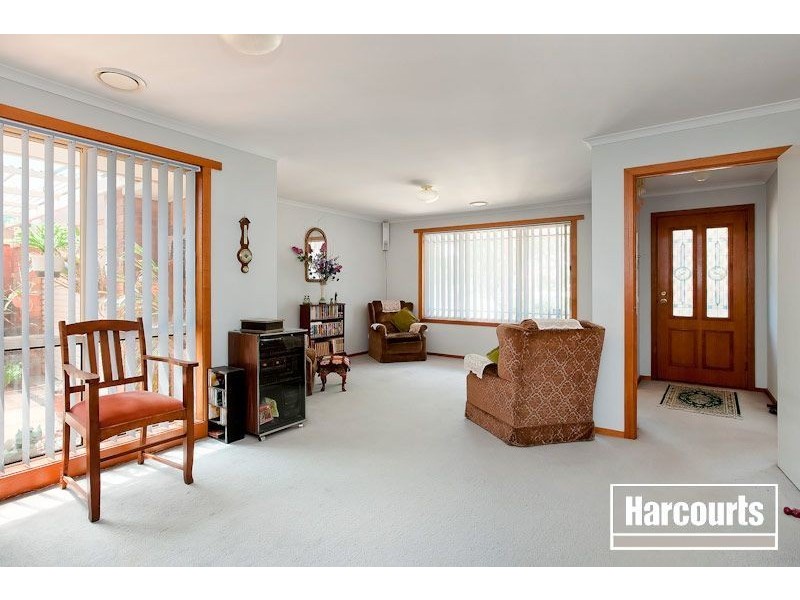 33 Adelong Court, Berwick VIC 3806