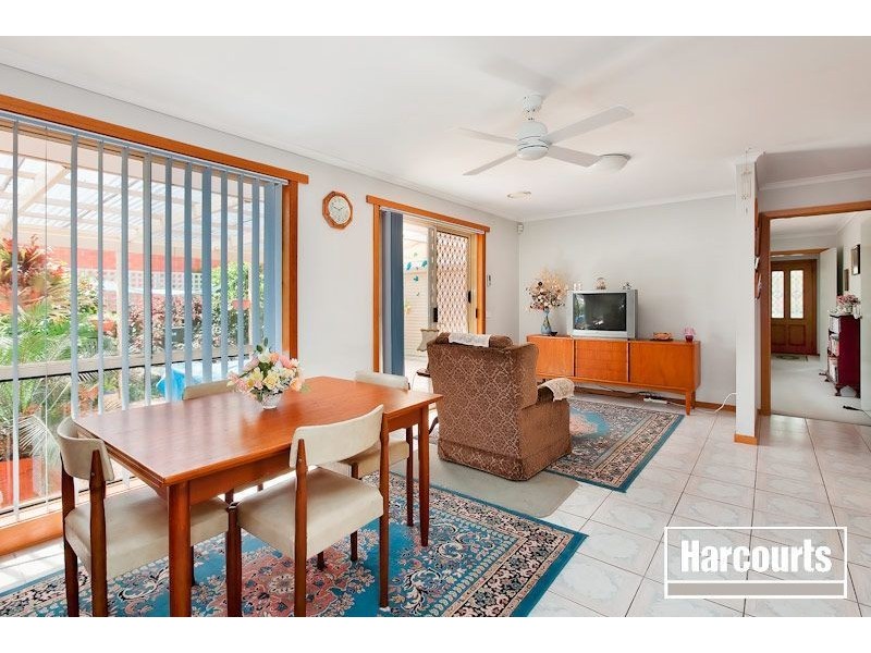 33 Adelong Court, Berwick VIC 3806