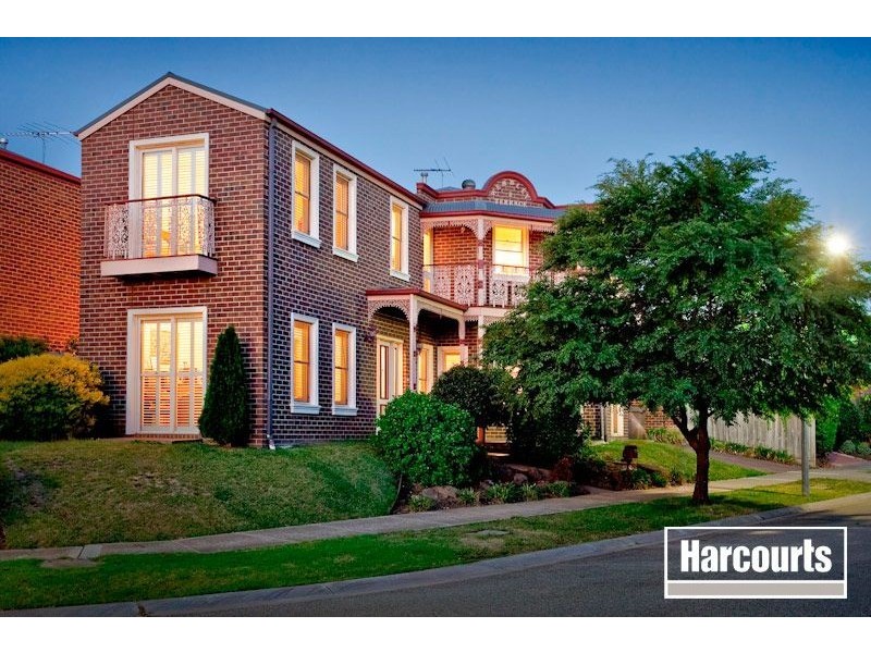 8 Wembley Drive, Berwick VIC 3806