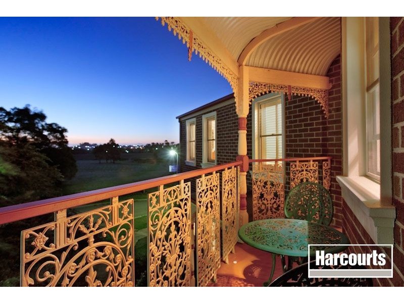 8 Wembley Drive, Berwick VIC 3806