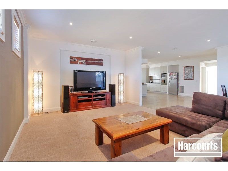 9 Jembecca Drive, Berwick VIC 3806