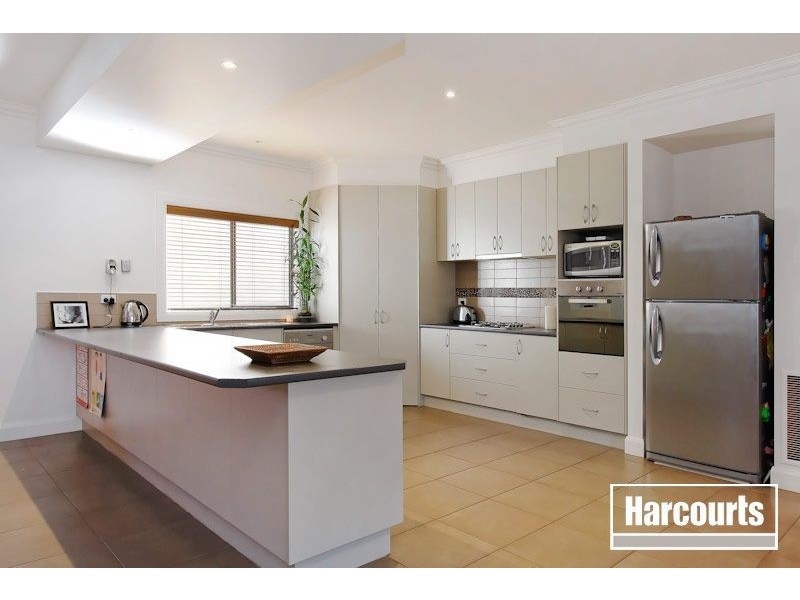 9 Jembecca Drive, Berwick VIC 3806