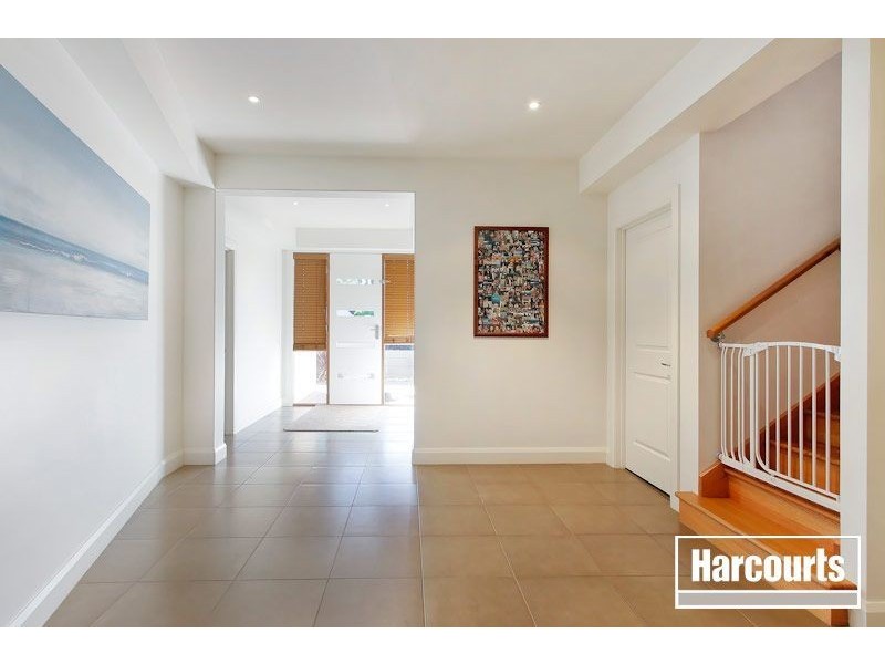 9 Jembecca Drive, Berwick VIC 3806