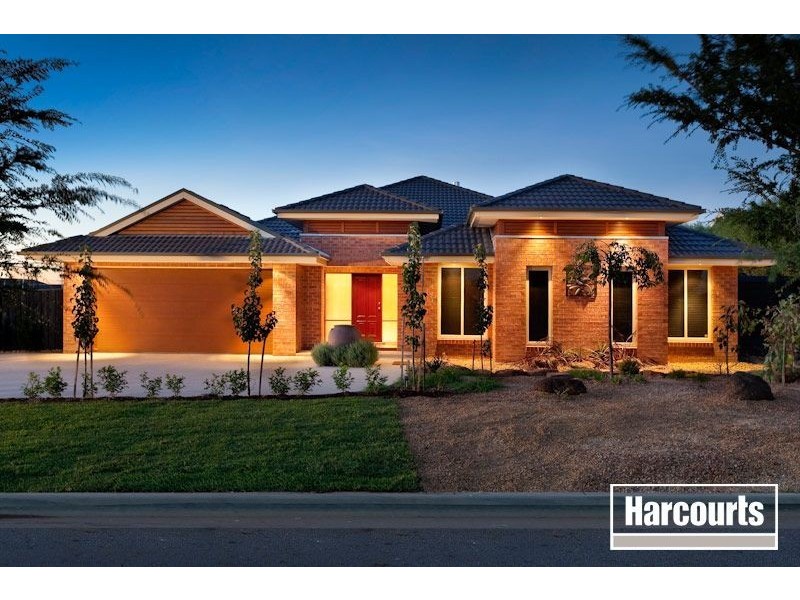 5 St Ives Drive, Narre Warren South VIC 3805