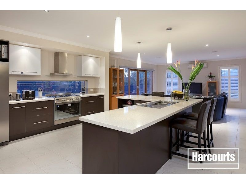 5 St Ives Drive, Narre Warren South VIC 3805