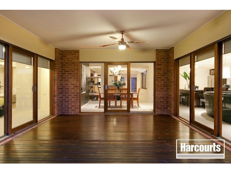 5 St Ives Drive, Narre Warren South VIC 3805