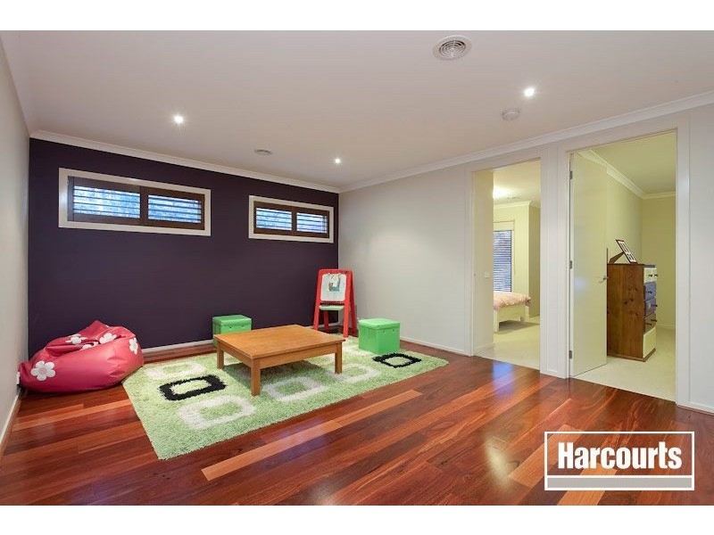 5 St Ives Drive, Narre Warren South VIC 3805