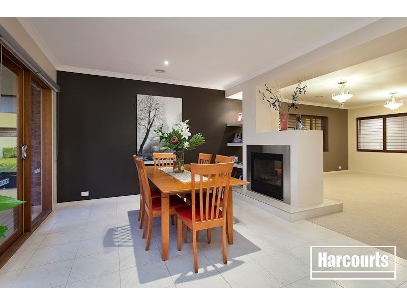 5 St Ives Drive, Narre Warren South VIC 3805