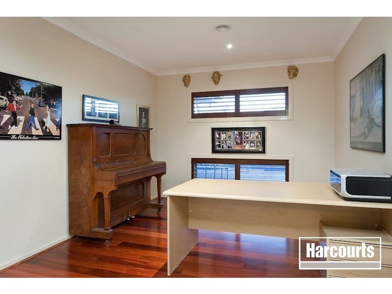 5 St Ives Drive, Narre Warren South VIC 3805