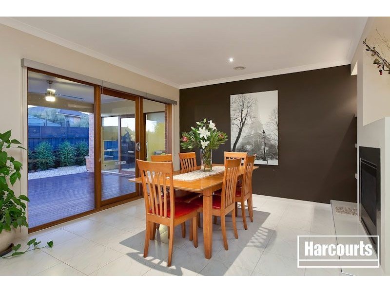 5 St Ives Drive, Narre Warren South VIC 3805