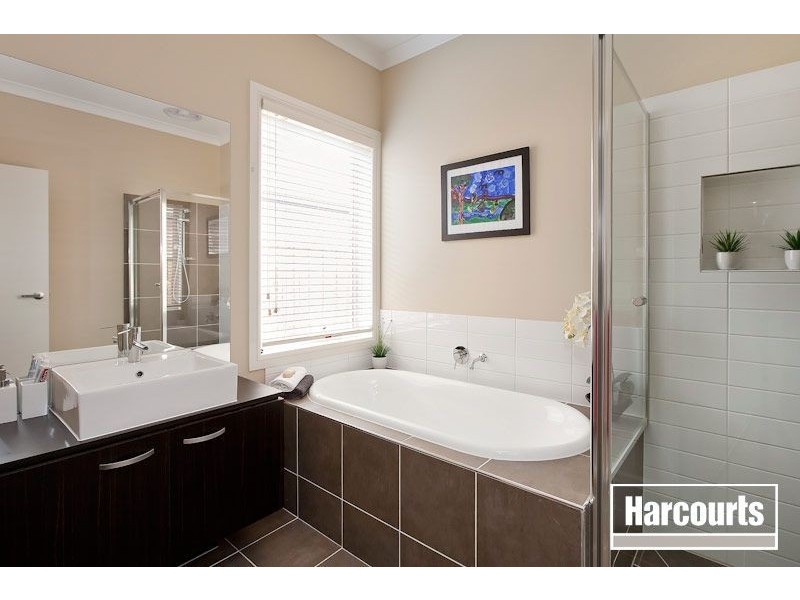 5 Bellerive Avenue, Officer VIC 3809