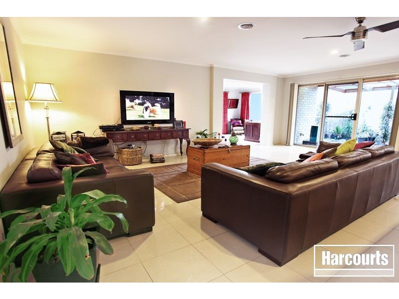 36 Rodlarni Crescent, Berwick VIC 3806