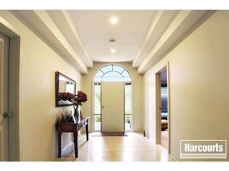 36 Rodlarni Crescent, Berwick VIC 3806