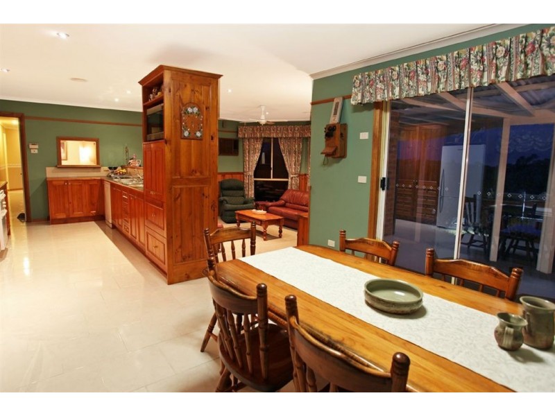 6 Cardinia Creek Road, Narre Warren East VIC 3804