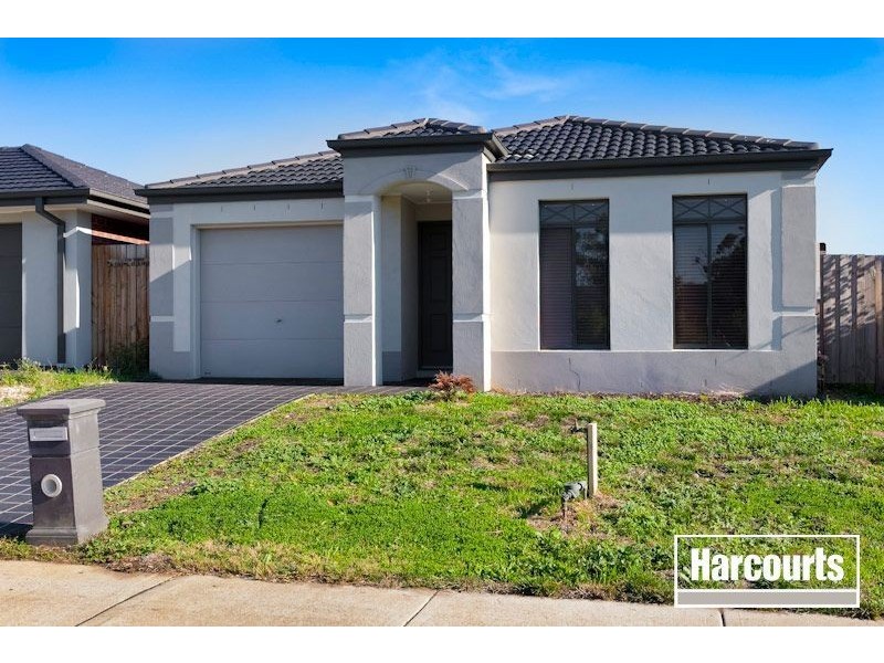 19 Melzak Way, Berwick VIC 3806