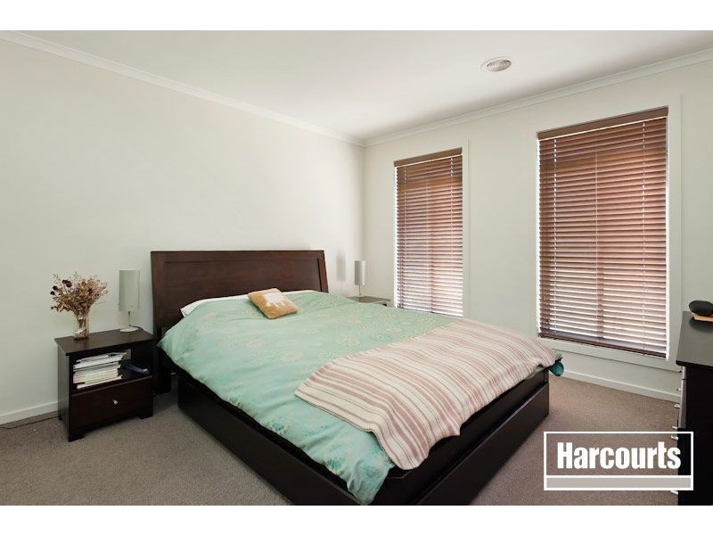 19 Melzak Way, Berwick VIC 3806