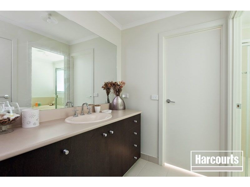 19 Melzak Way, Berwick VIC 3806